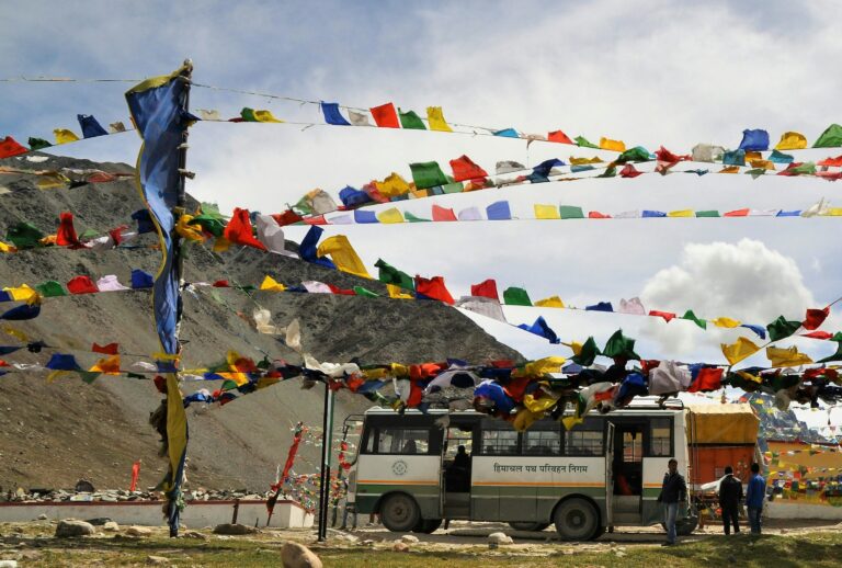 nomad-bikers-OjTH5tDYhEQ-unsplash